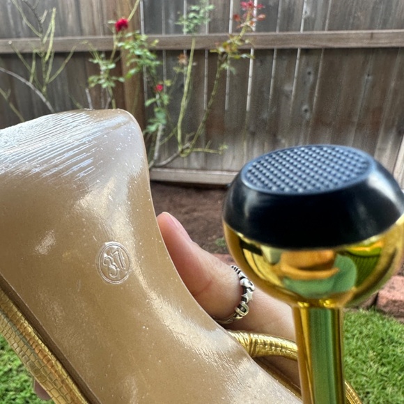 Gold Heels - Picture 5 of 5